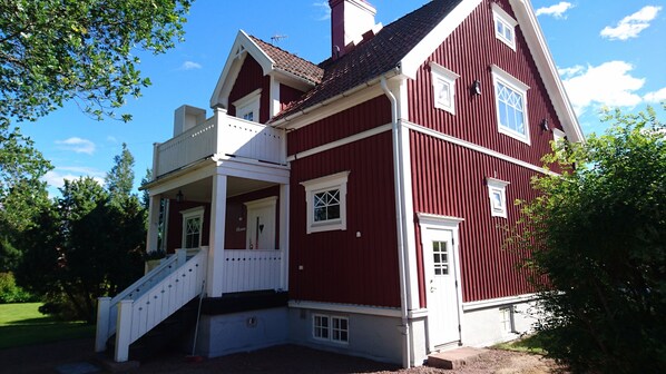 Front of property - Apartment in a house- Great location (Mora)