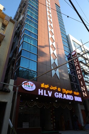 Exterior - HLV Grand Inn (Bengaluru)