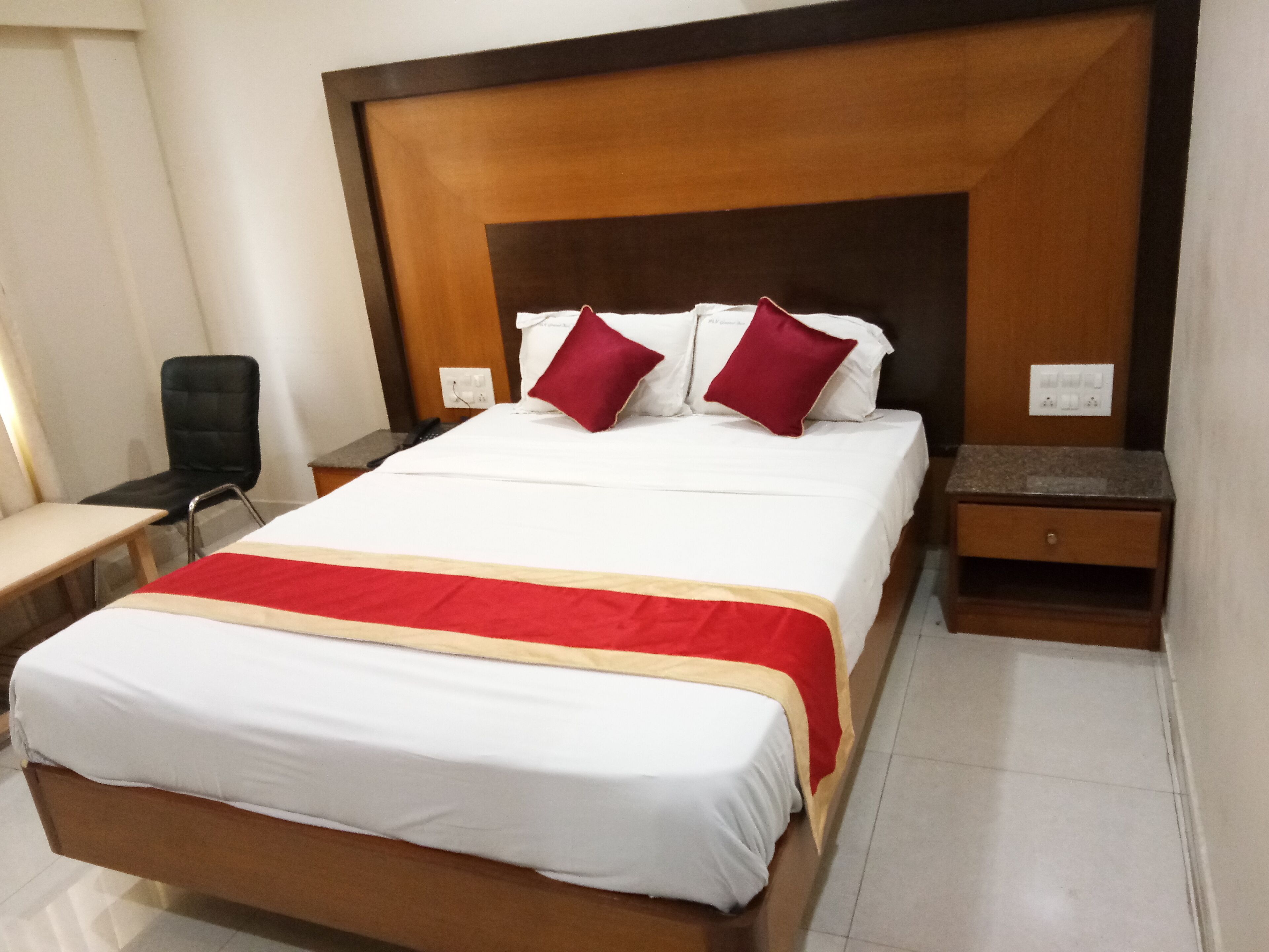 In-room safe, individually furnished, desk, free WiFi