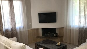 Flat-screen TV - Stathis Home (Lefkada)