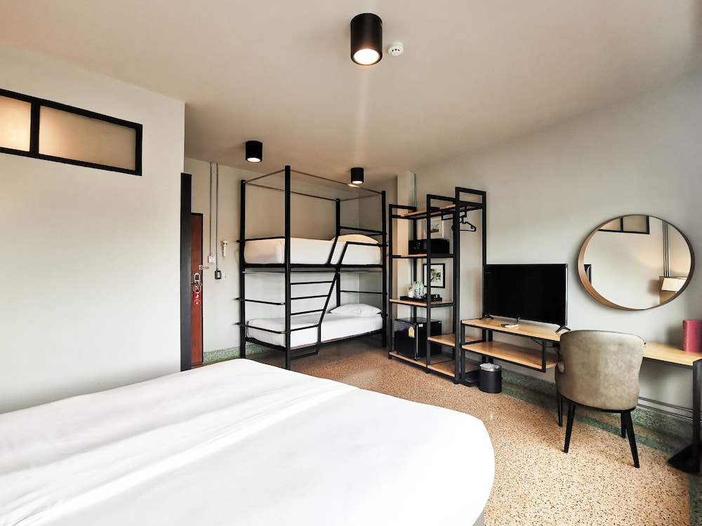 W22 by Burasari by null