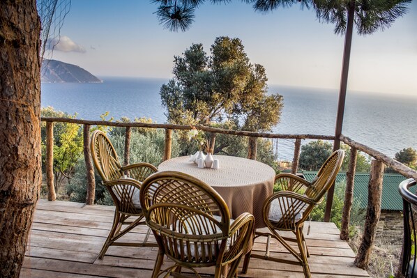 2 restaurantes; se sirven desayunos