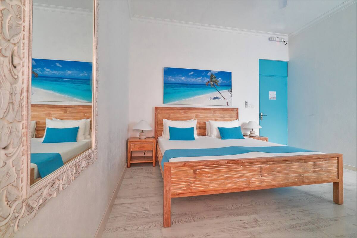 Standard Double Room, 1 King Bed, Non Smoking, Garden Area | Egyptian cotton sheets, premium bedding, down duvets, memory-foam beds