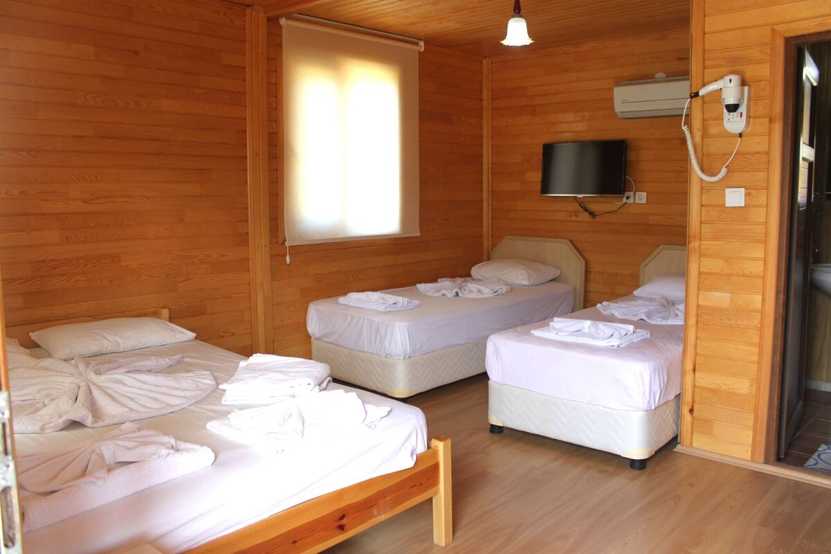 Business Quadruple Room