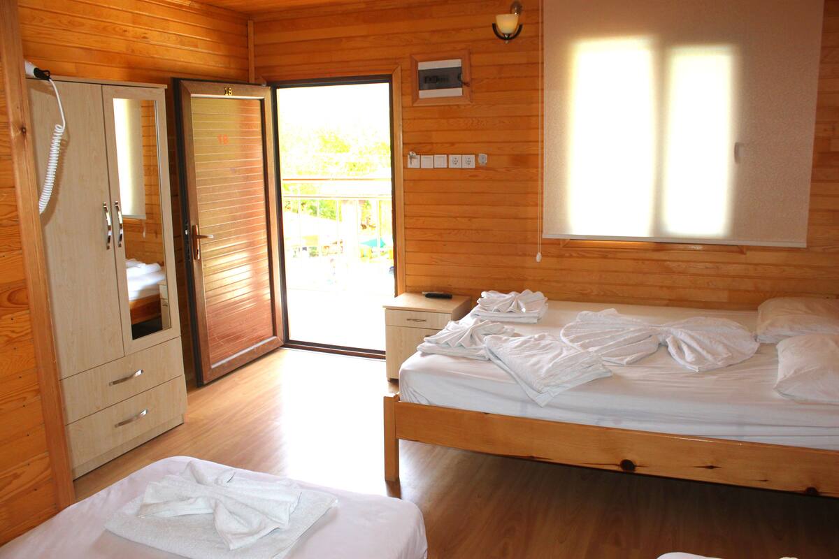 Business Triple Room