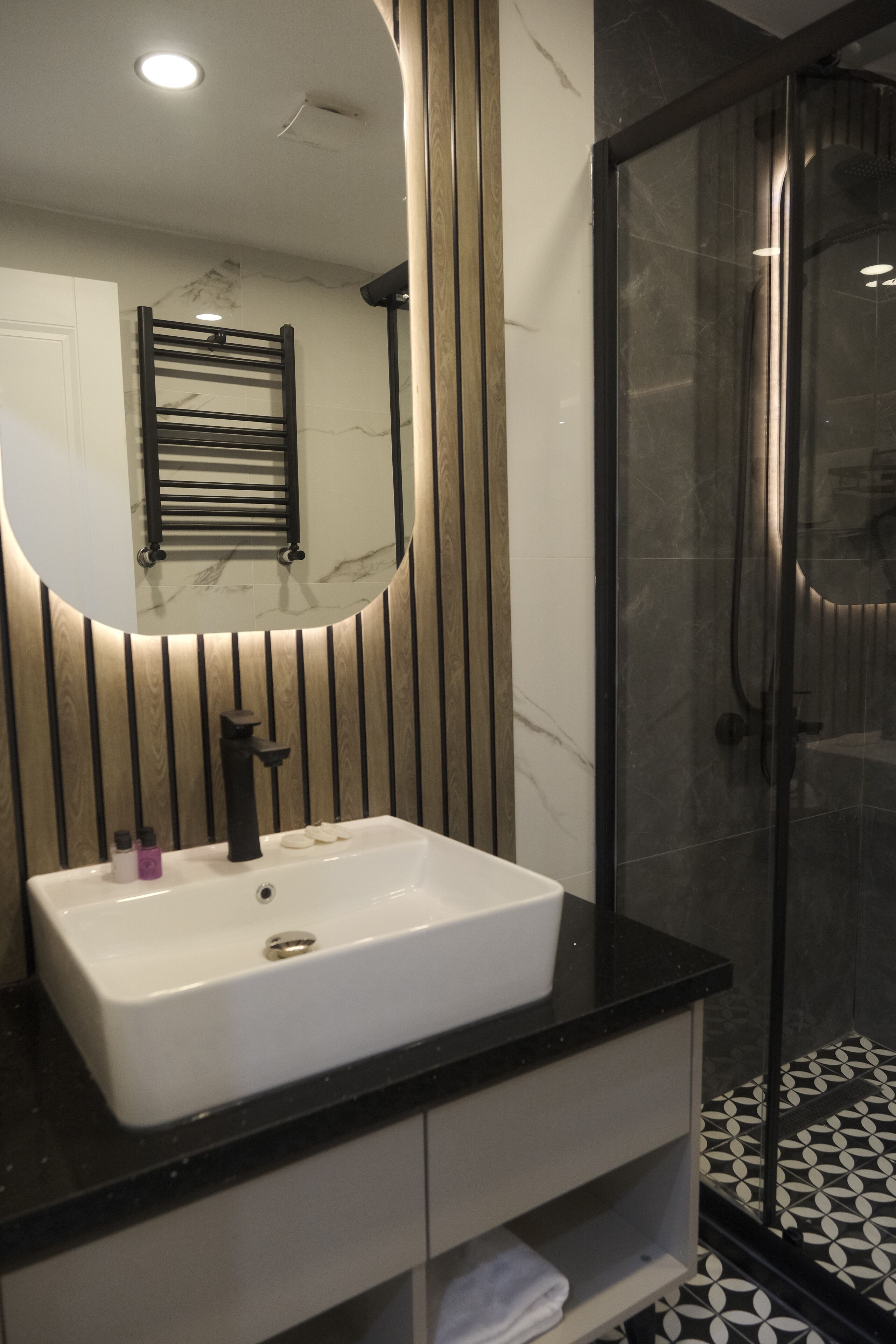 Superior-Doppelzimmer | Waschbecken im Bad