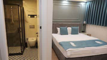 Superior Double Room | Minibar, in-room safe, blackout drapes, soundproofing