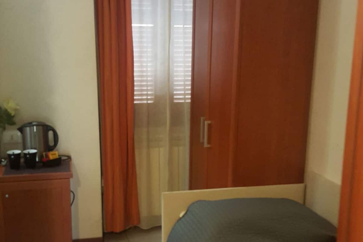 Twin Room | Free WiFi