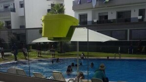 3 piscines extérieures