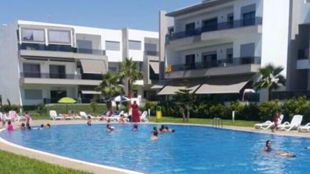 3 piscines extérieures