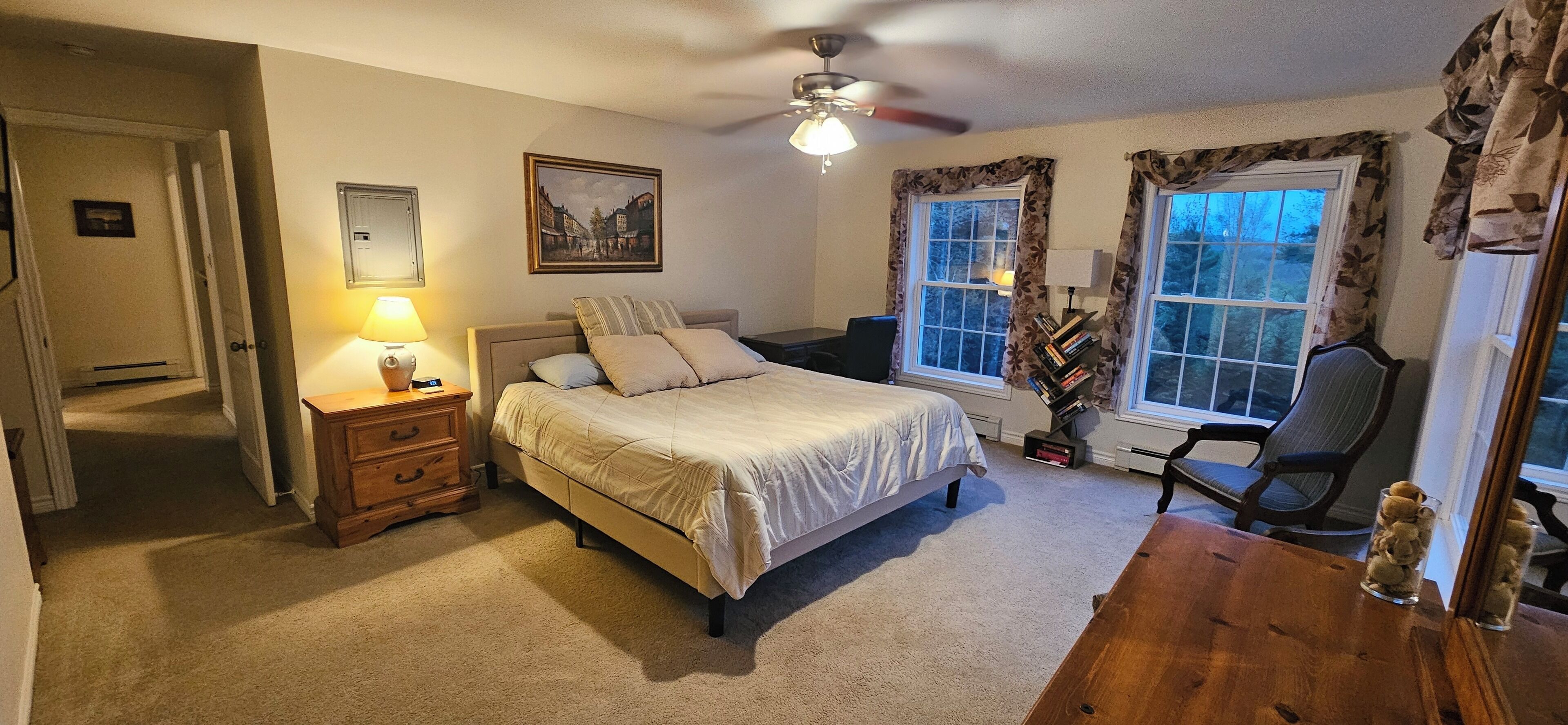 4 bedrooms, desk, iron/ironing board, free WiFi