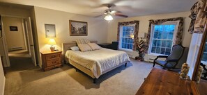 4 bedrooms, desk, iron/ironing board, free WiFi