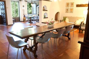 Dining - Villa Le Terrae 1hr from Rome. Lazio-Umbria border (Vasanello)