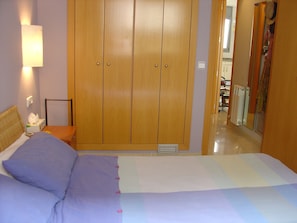 2 bedrooms, iron/ironing board, travel cot, WiFi - Duplex center Sitges at 50 meters beach (Sitges)