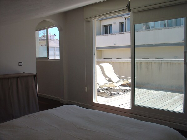 2 chambres, fer et planche à repasser, lit de bébé portatif, Wi-Fi