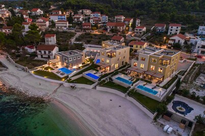 Beachfront Villa Lemonade with Pool I