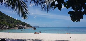 Beach nearby, sun-loungers - Villa Paradise with pool and sea view (Ko Samui)