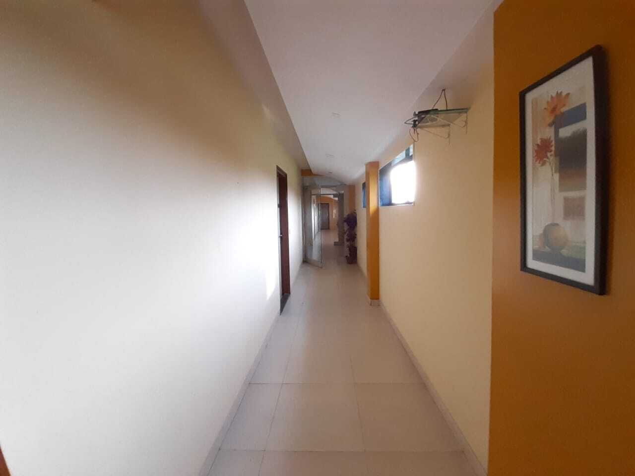 deluxe double room, 1 queen bed, smoking | living area