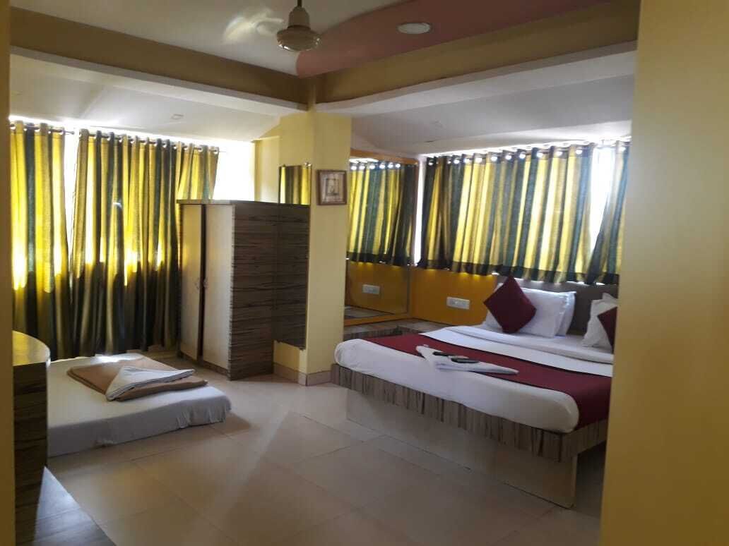 superior double room, 1 queen bed, non smoking | in-room safe, desk, free wifi, bed sheets