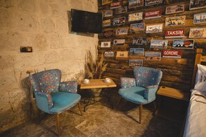 Living area - Cavusin Cave House (Avanos)