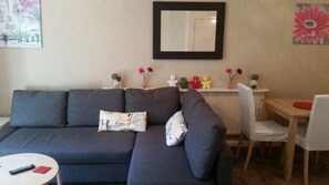 Apartment | Wohnzimmer | Flachbildfernseher