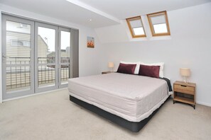 Nhà, 5 phòng ngủ | 5 phòng ngủ, bàn ủi/dụng cụ ủi quần áo 