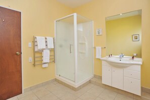 Apartment, 2 Bedrooms | Bathroom | Shower, free toiletries, hair dryer, towels - Salisbury St Villa 1 (Christchurch)