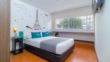 Quarto casal standard | 1 quarto, roupas de cama antialérgicas, cofres nos quartos, escrivaninha