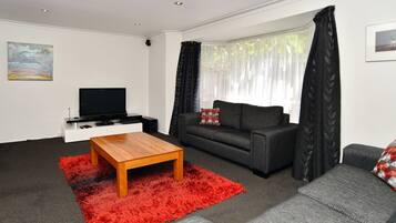 House, 2 Bedrooms | Living area | Flat-screen TV