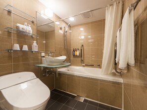 Deluxe-Zweibettzimmer, 2 Schlafzimmer, Nichtraucher | Barrierefreies Bad