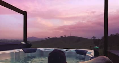 Dam It Getaway- Homestead
