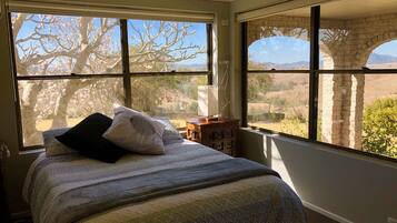 House, 3 Bedrooms, 2 Bathrooms (The Homestead) | 3 bedrooms, Egyptian cotton sheets, premium bedding, down comforters