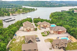 Exterior - TableRock Boat slip Included! HotTub, OutdoorPools (Branson)