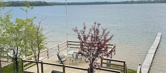 Spacious Lake Cottage!