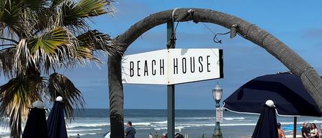 ビーチ、サンラウンジャー、ビーチタオル