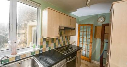 Three bedroom house close to dover ferry and dover priory station