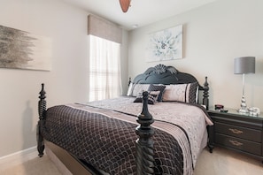 4 habitaciones, tabla de planchar con plancha, wifi y ropa de cama