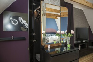 2 chambres, fer et planche à repasser, accès Internet, draps fournis