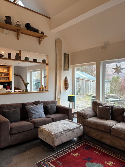 Spacious 3 bedroom longhouse in an idyllic location above Loch Broom