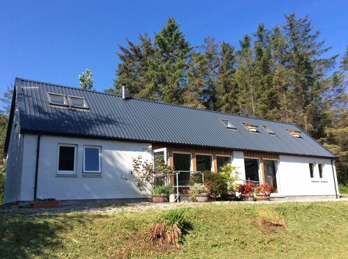 Maison spacieuse de 3 chambres dans un endroit magnifique au-dessus du Loch Broom