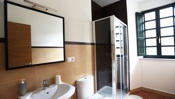 Douche, serviettes fournies