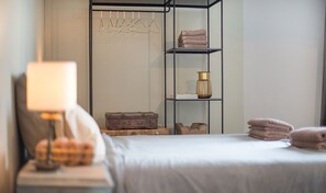 3 bedrooms, Internet, bed sheets - Three bedroom apartment Carrer Tamarit - You Stylish (Barcelona)