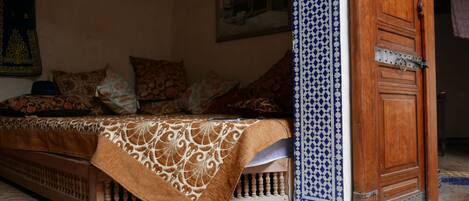 4 bedrooms, desk, iron/ironing board, free WiFi