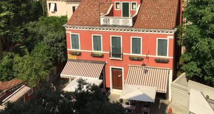 The best location with fantastic canal views