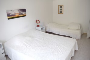 2 Schlafzimmer, Bügeleisen/Bügelbrett, Reisekinderbett, kostenloses WLAN