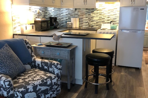 Have fun in the kitchen making munchies for out on the patio!