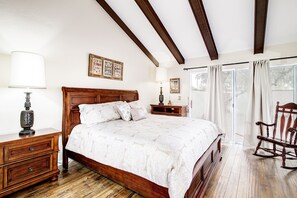 2 Schlafzimmer, Schreibtisch, Bügeleisen/Bügelbrett, kostenloses WLAN