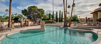 Charming!! Come relax in our Amazing Retro! Old town Scottsdale Townhome