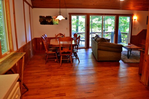 WoodHaven, A Wooded Get Away Where Memories Are Made That Comfortably Sleeps 8