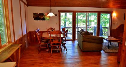 WoodHaven, A Wooded Get Away Where Memories Are Made That Comfortably Sleeps 8